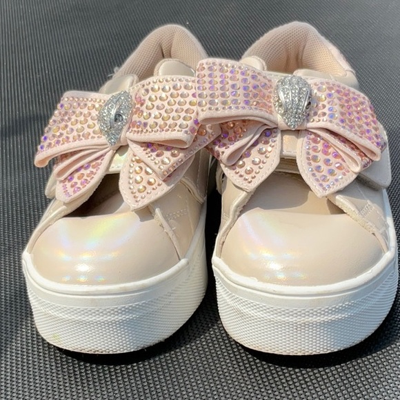 Kurt Geiger Girls Light Pink Iridescent Bow Crystal Sneakers - Picture 7 of 8